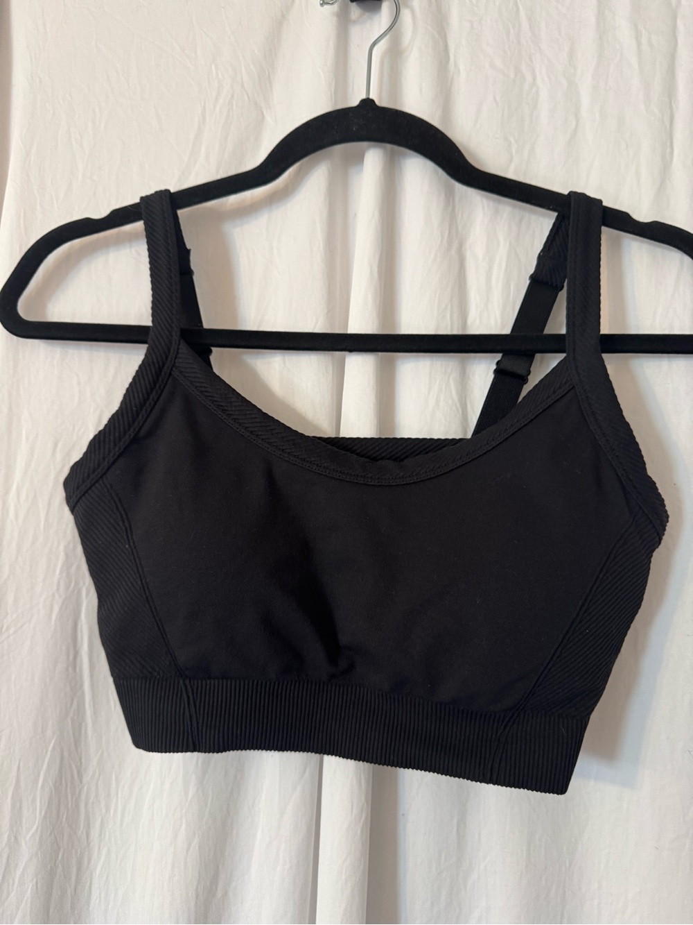 Old Navy Black Seamless Sports Bralette Size Large. Light Support.